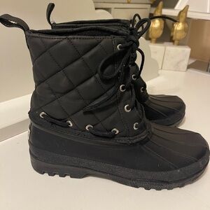 Sperry Top-Sider Gosling Duck boats color black. In great conditions